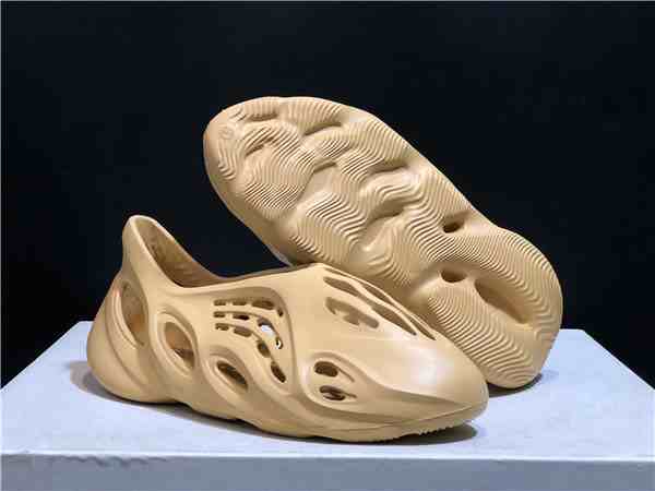 Men's Yeezy Foam Runner Cream Slide us5.5-us11 crocs