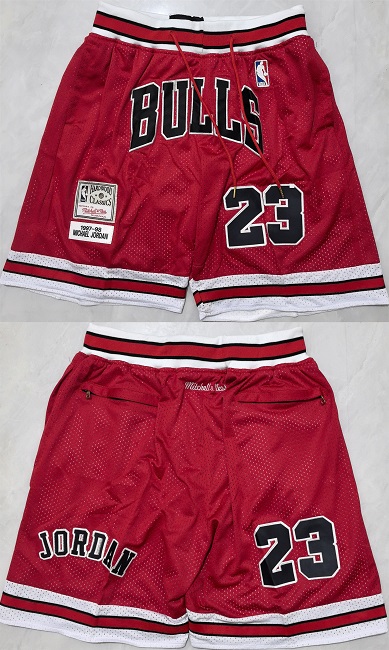 Men's Chicago Bulls Red Shorts (Run Small)